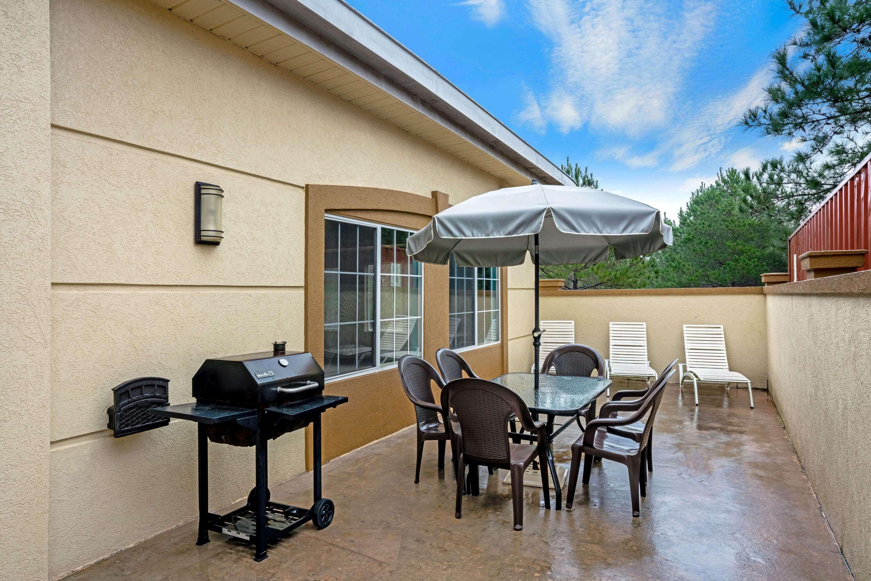 Hotel La Quinta By Wyndham Conroe Exterior foto